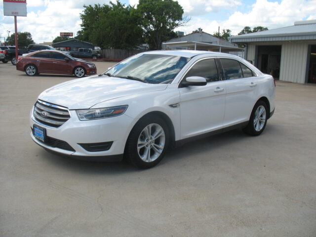 2016 Ford Taurus SEL Sedan